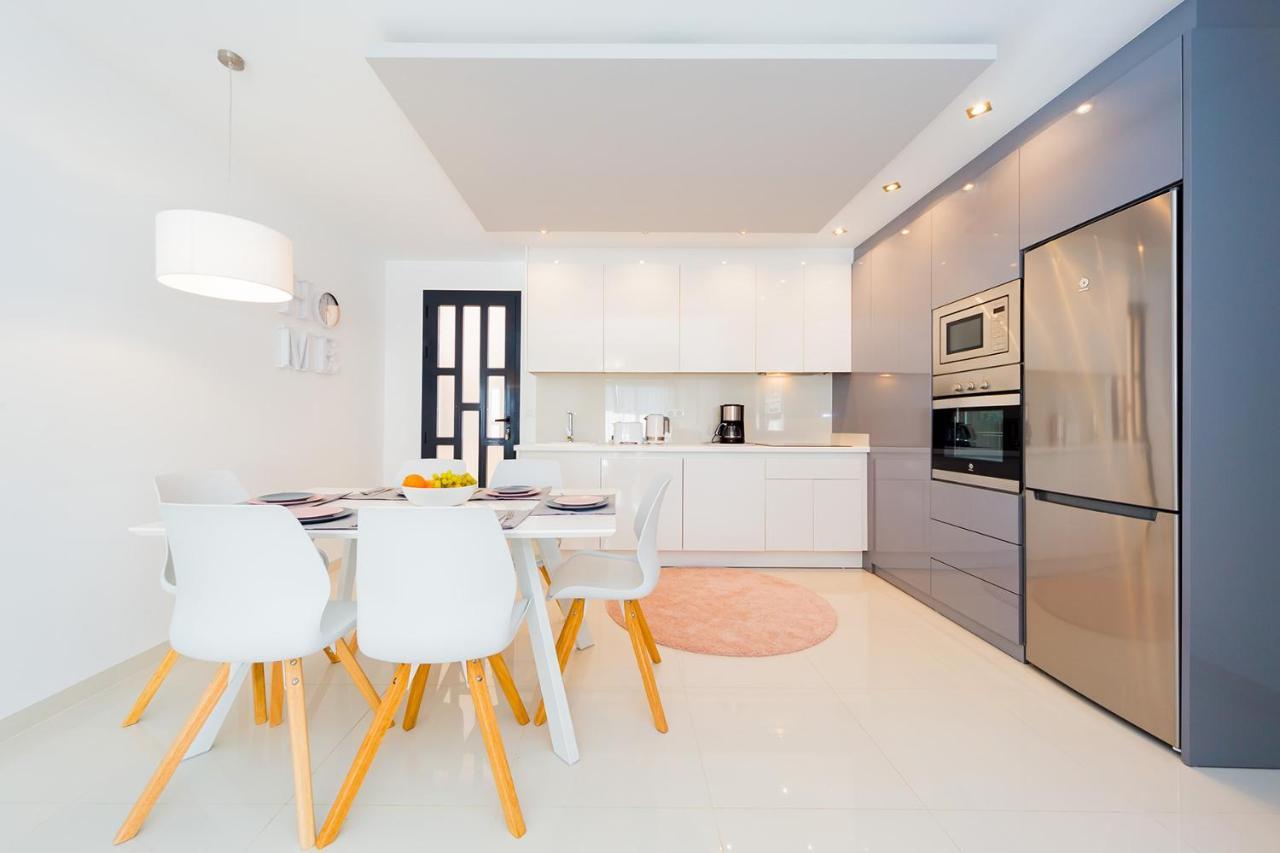 Apartment Luxurious 2 Bedroom Near The