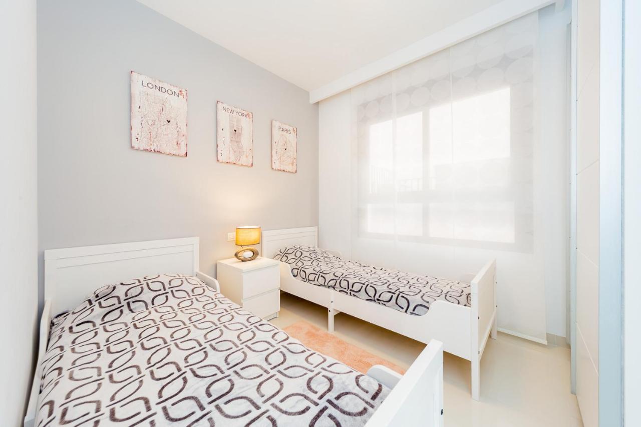 Apartment Luxurious 2 Bedroom Near The *
