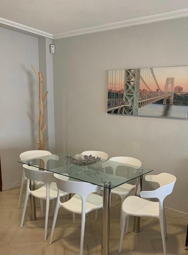 Frente Al Mar En *