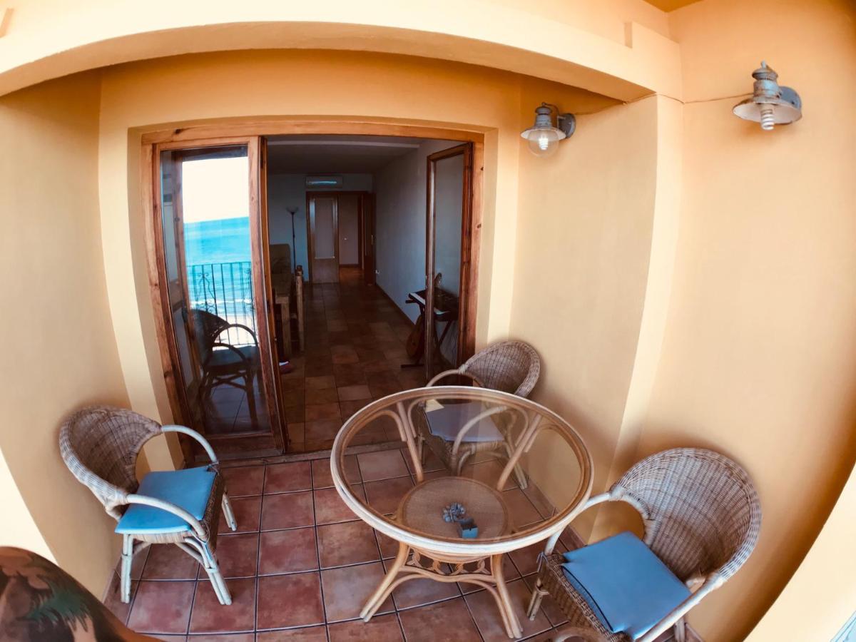 Apartamento Primera Línea De Playa. Apartamento