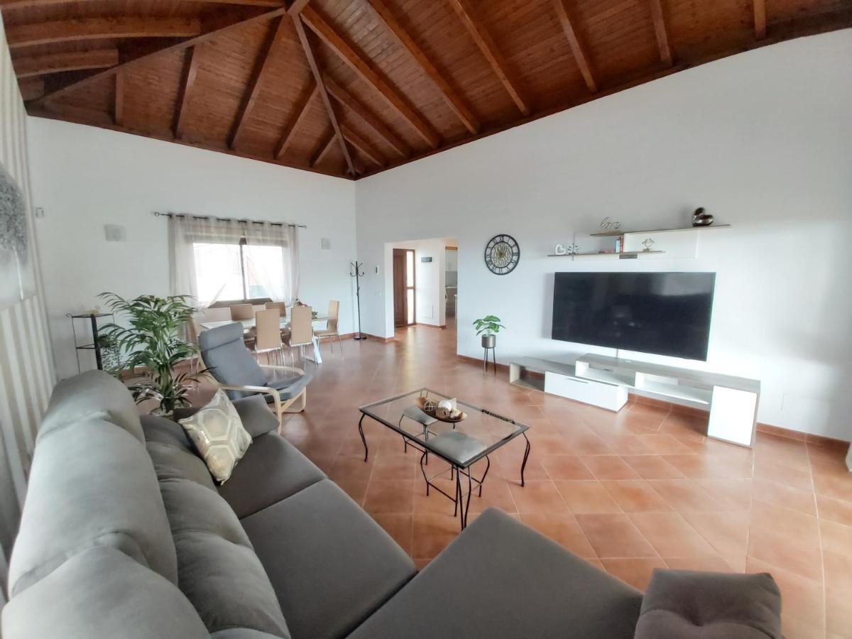 Thais, Private Heated Pool, Ideal For Your Holidays In Villa