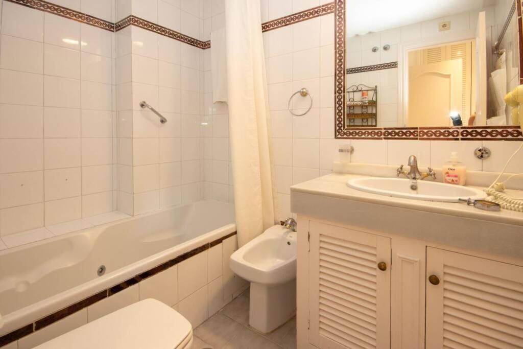 Mijas Costa - Riviera Del Sol - Splendid 2 Bedroom With Private Garden *