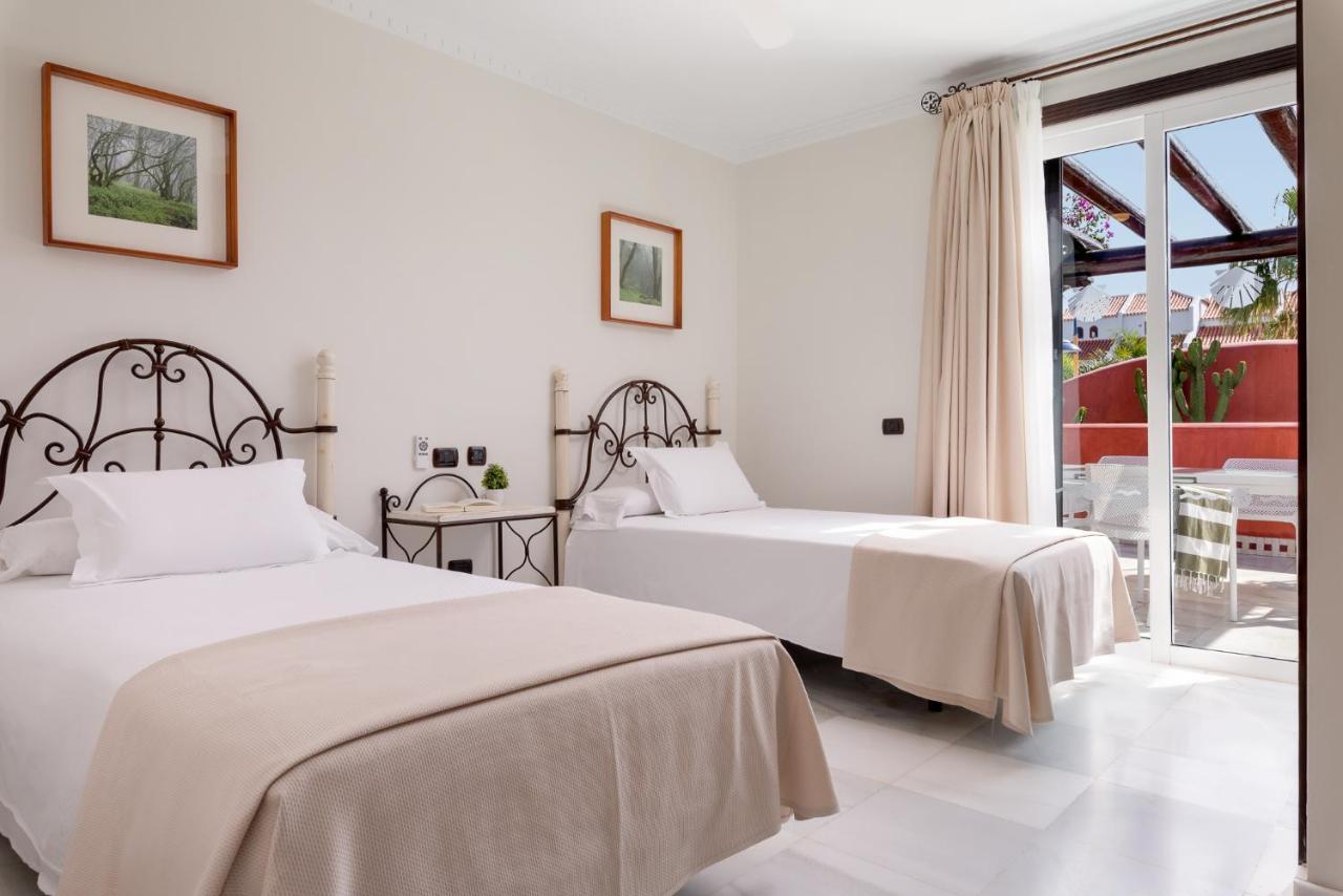 Aparthotel Parque Santiago V Official