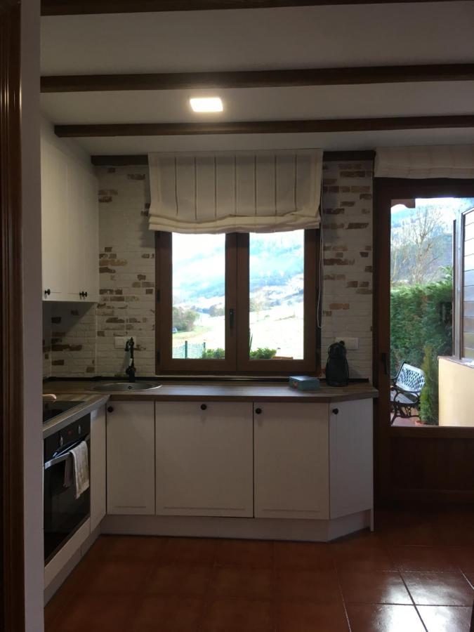 Precioso Junto A Potes Con Piscina-4 Hab,3 Banos Chalet Ojedo