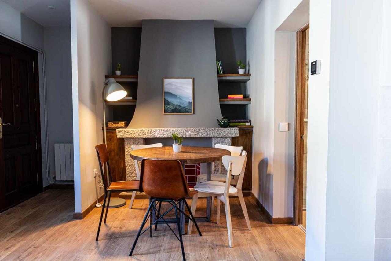 Valsain Con Piscina Y Patio Privado Piscina Abierta Сasa de vacaciones