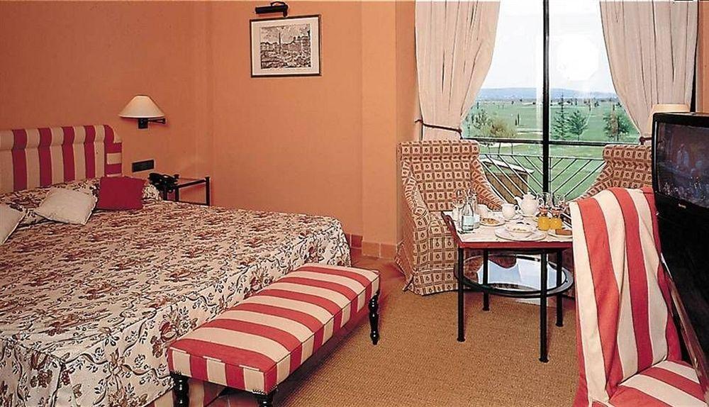 Torremirona Golf & 4* Navata