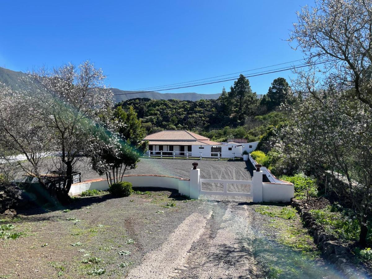 Montana Colorada Villa