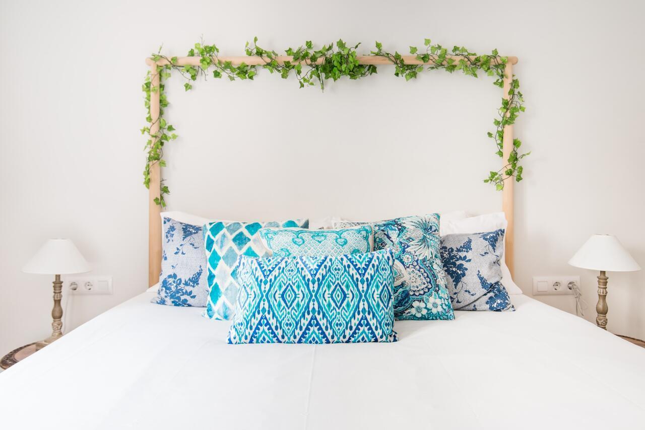 Cozy With Splashes Of Color Apartamento L'Hospitalet de Llobregat