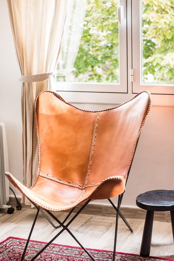 Cozy With Splashes Of Color Apartamento