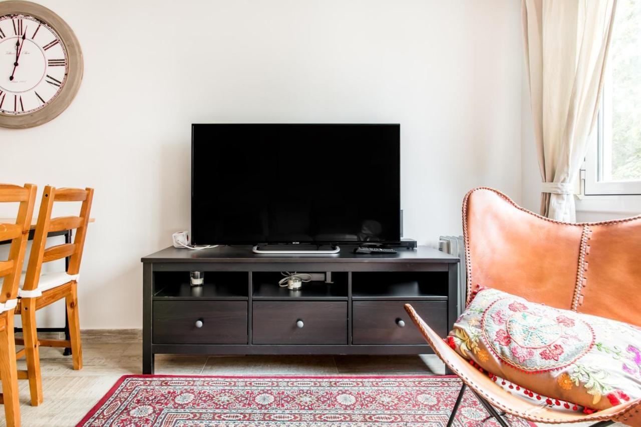 Cozy With Splashes Of Color Apartamento *