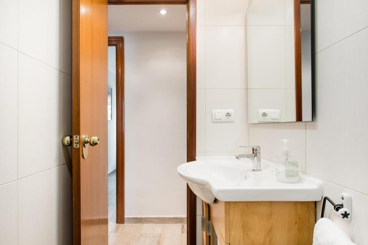 Apartamento Cozy With Splashes Of Color L'Hospitalet de Llobregat