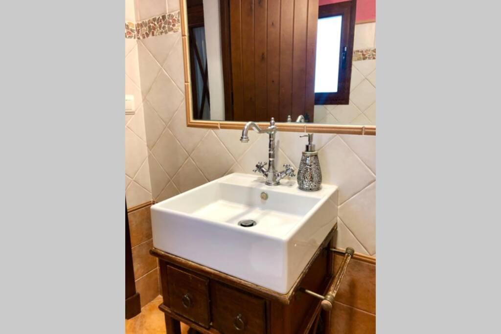 Сasa de vacaciones Gatu Lurberri Piscina Privada, 4 Dormitorios, 2 Baños, Parking , Jardín Y Barbacoa *