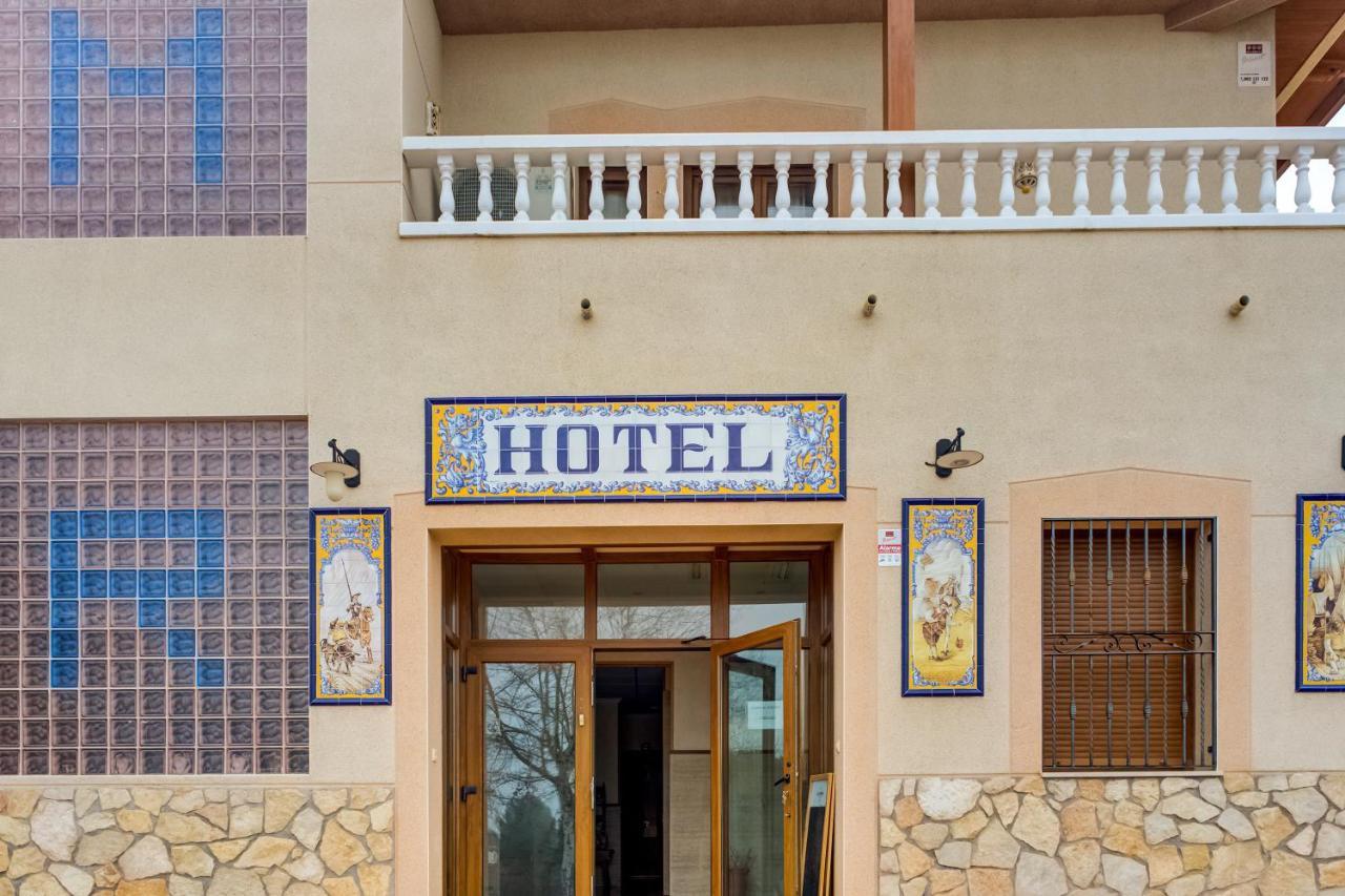 Oyo Restaurante Mr Hotel