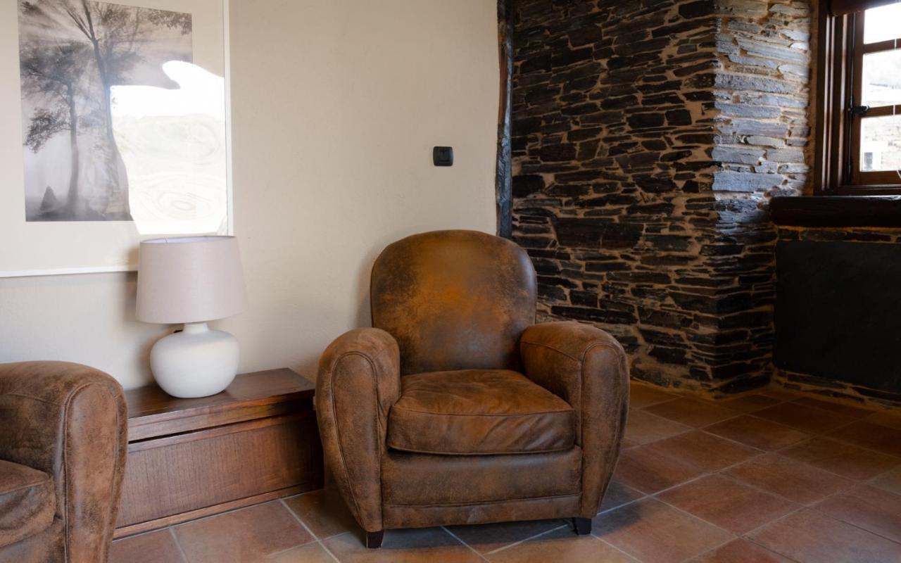 Casas De Outeiro *