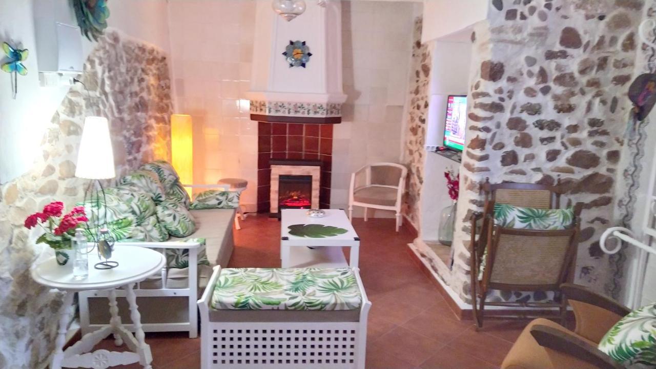 Charming House In Near Nature Estivella