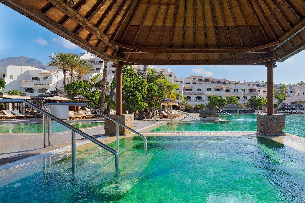 Regency Country Club, Hotel 3*