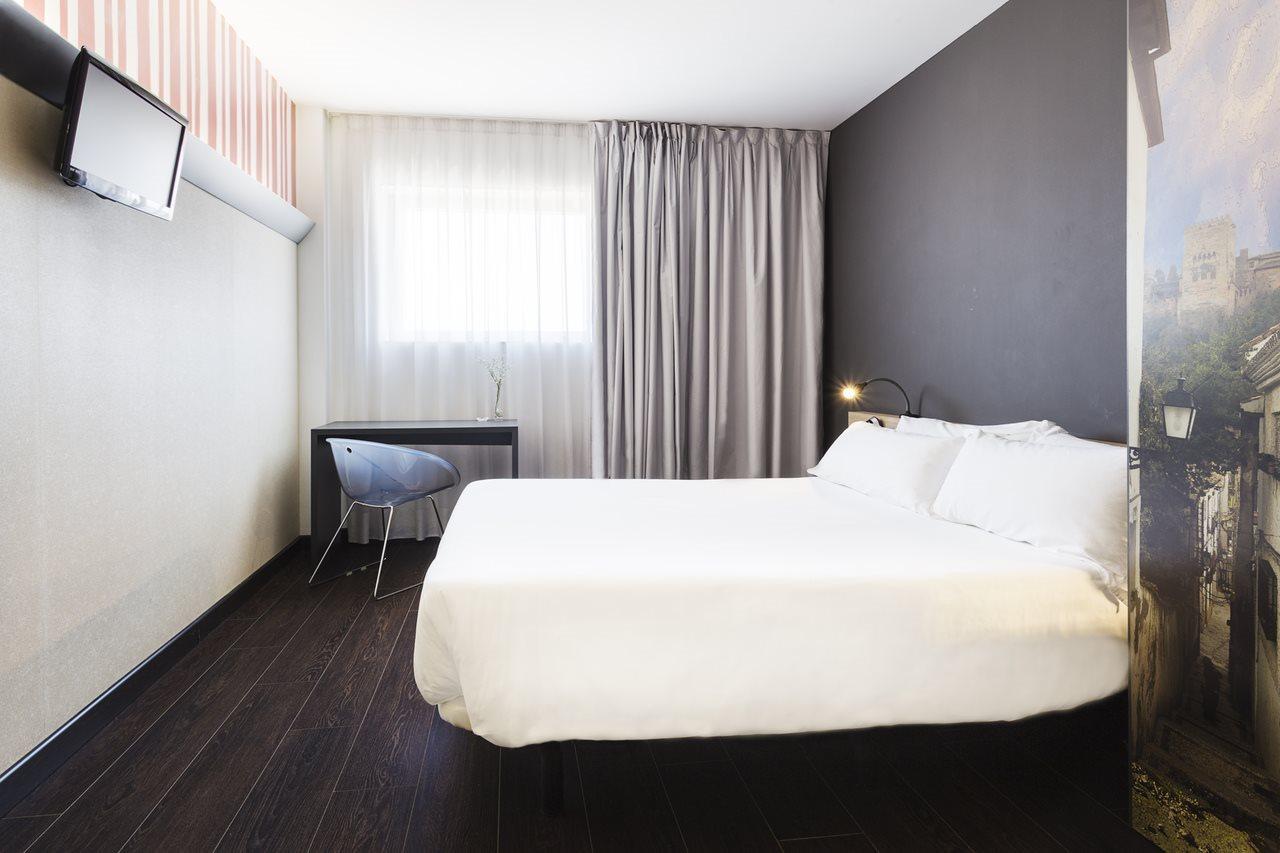 Granada Hotel *