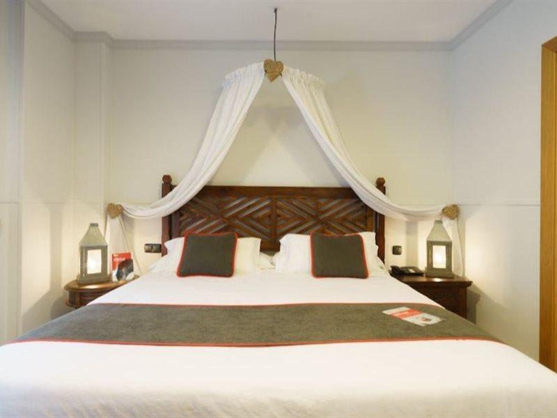 Boutique Reina Mora Hotel