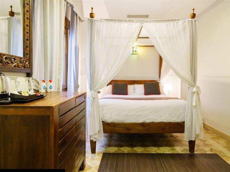 Hotel Boutique Reina Mora 2*