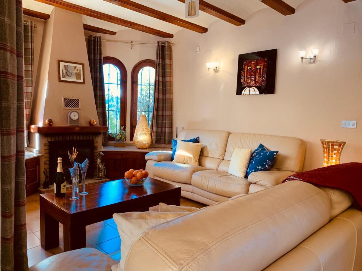 Cassandra - Beautiful Private With Heated Pool Included *