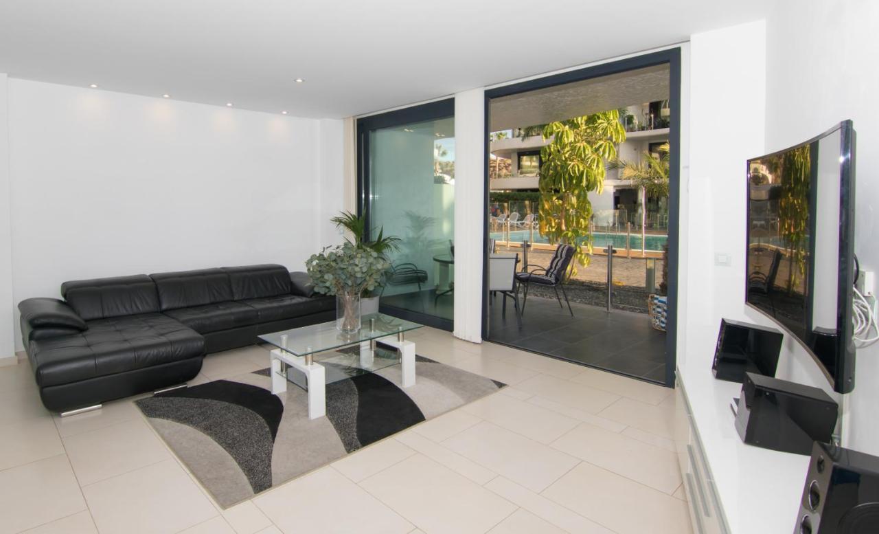 Apartment Luxury Apartment, Parking, Terrace, Pool.