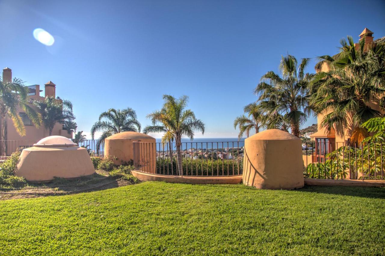 4 Bedroom Townhouse In Riviera Del Sol With Sea Views Villa *