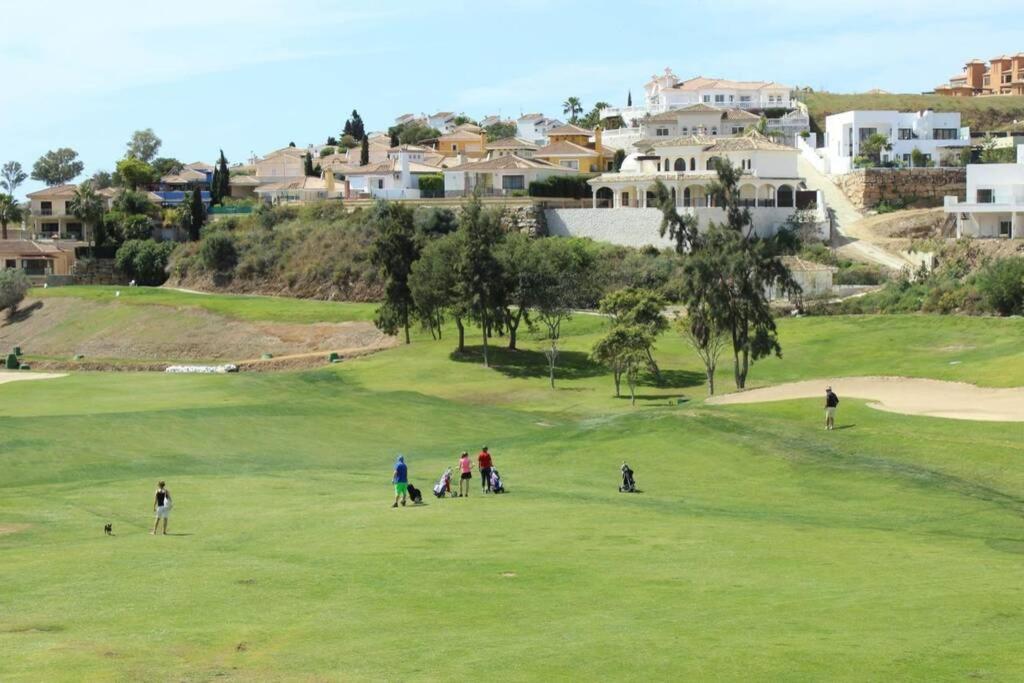 Mijas Costa - Riviera Del Sol - Splendid 2 Bedroom With Private Garden Apartamento