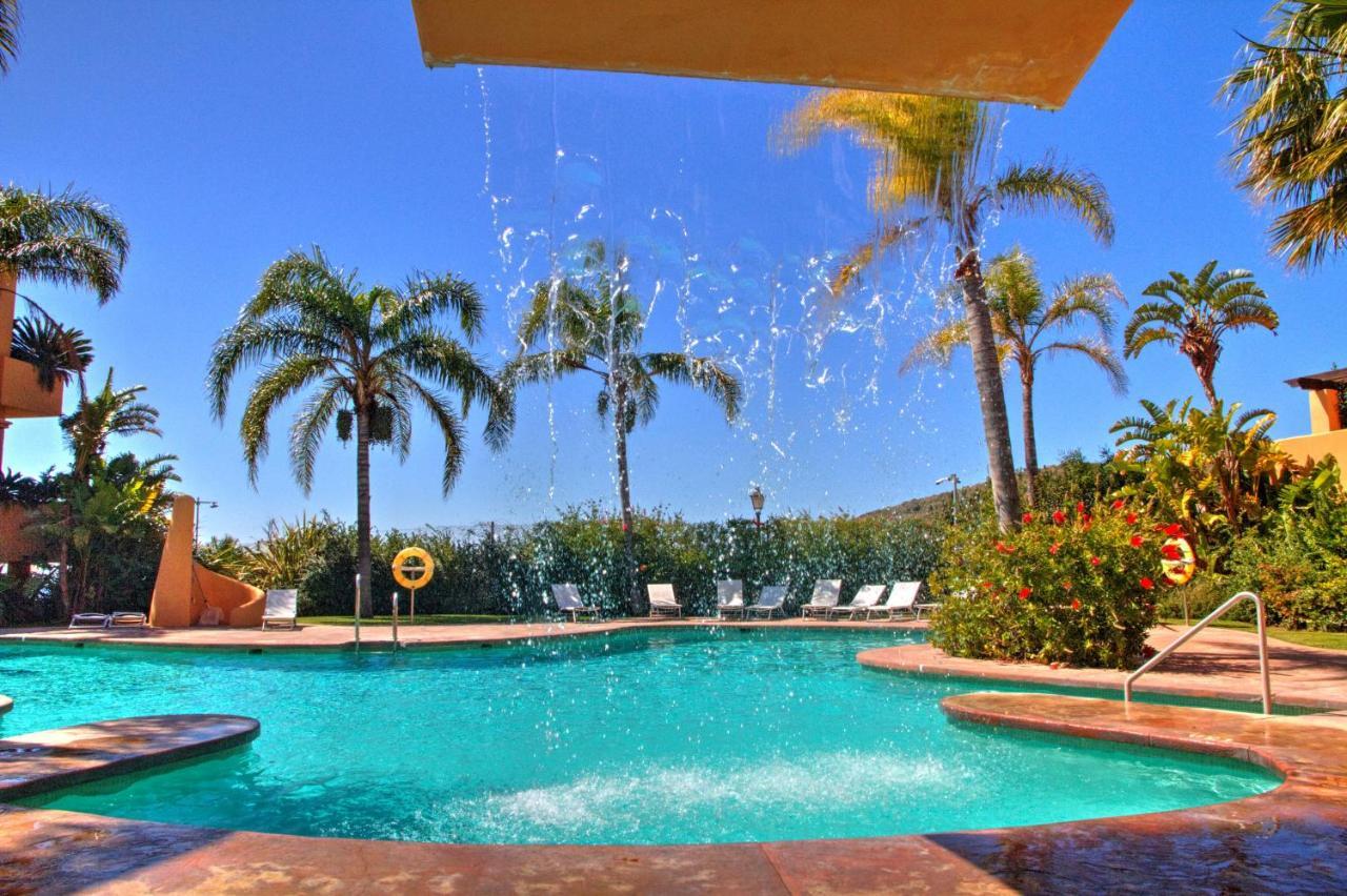 4 Bedroom Townhouse In Riviera Del Sol With Sea Views