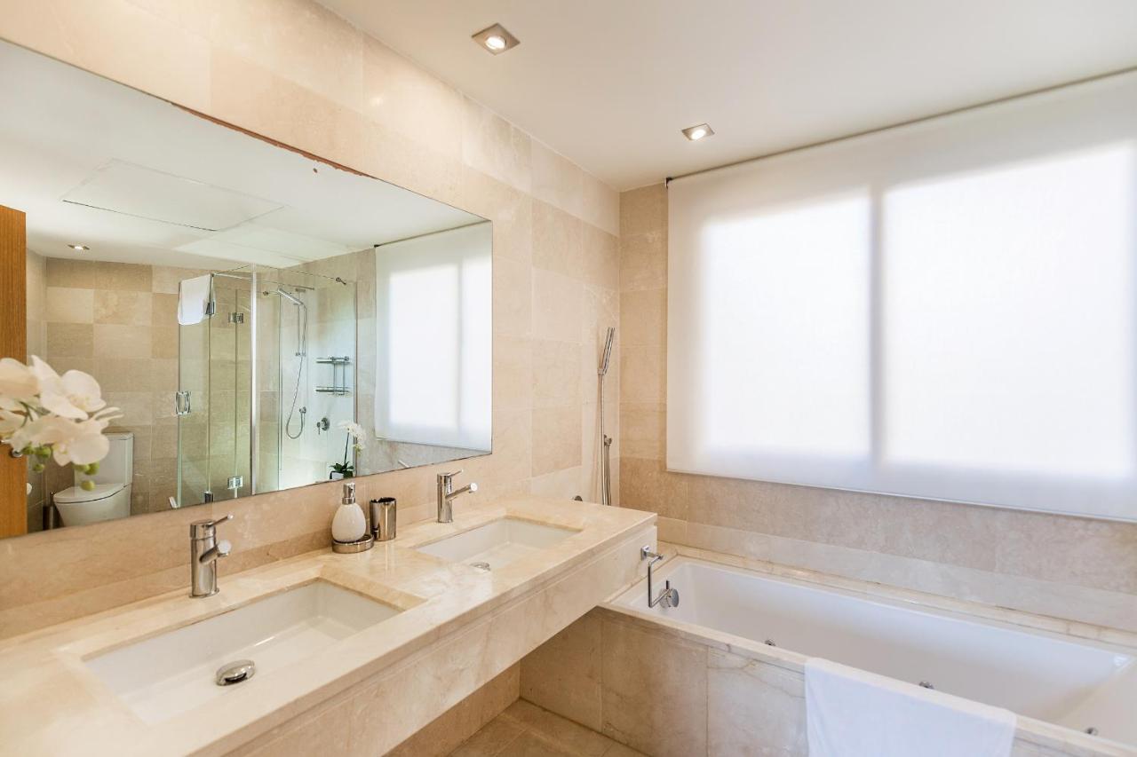 Villa 4 Bedroom Townhouse In Riviera Del Sol With Sea Views *
