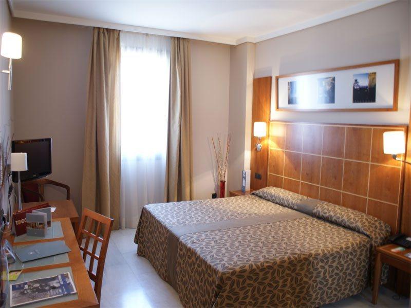 Hotel Exe Ciudad De 4*