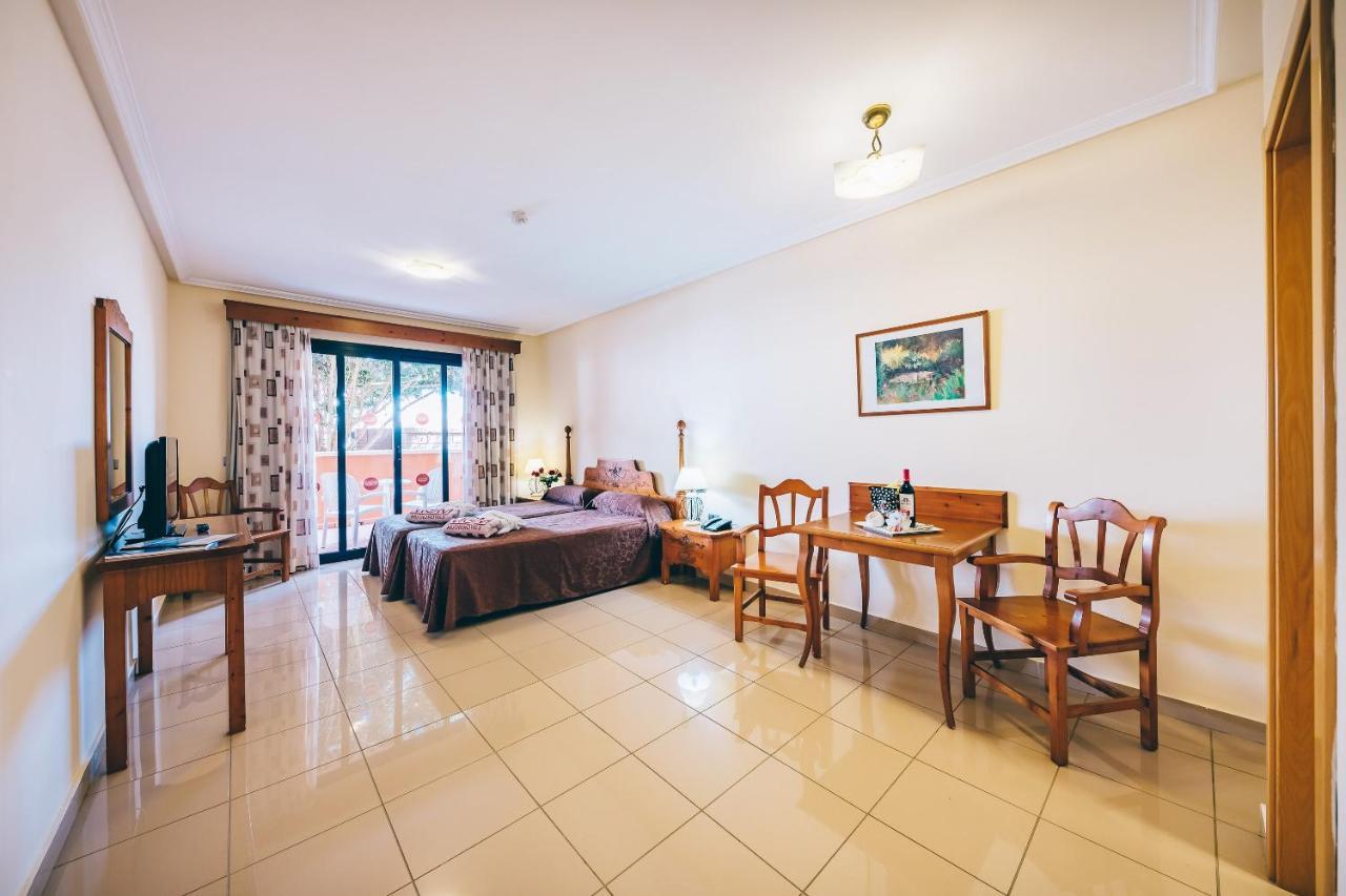 Hotel Grand Muthu Golf Plaza & 5*