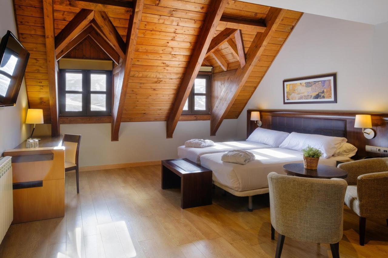 Snoe Aragon Hills Hotel Formigal