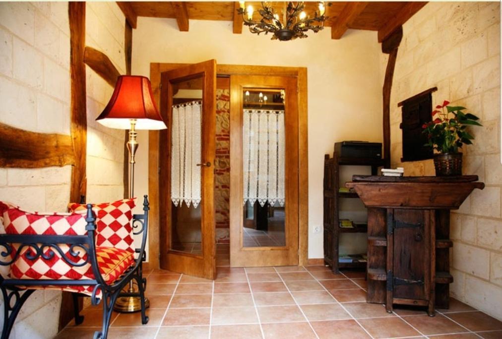 Hotel Rural En Cascadas De *