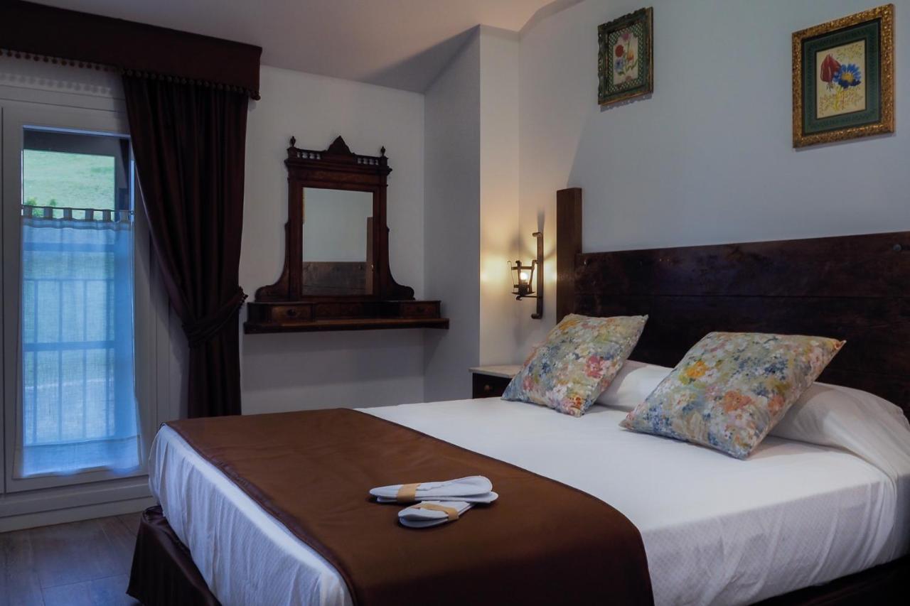 Y De Guriezo Hotel Trebuesto