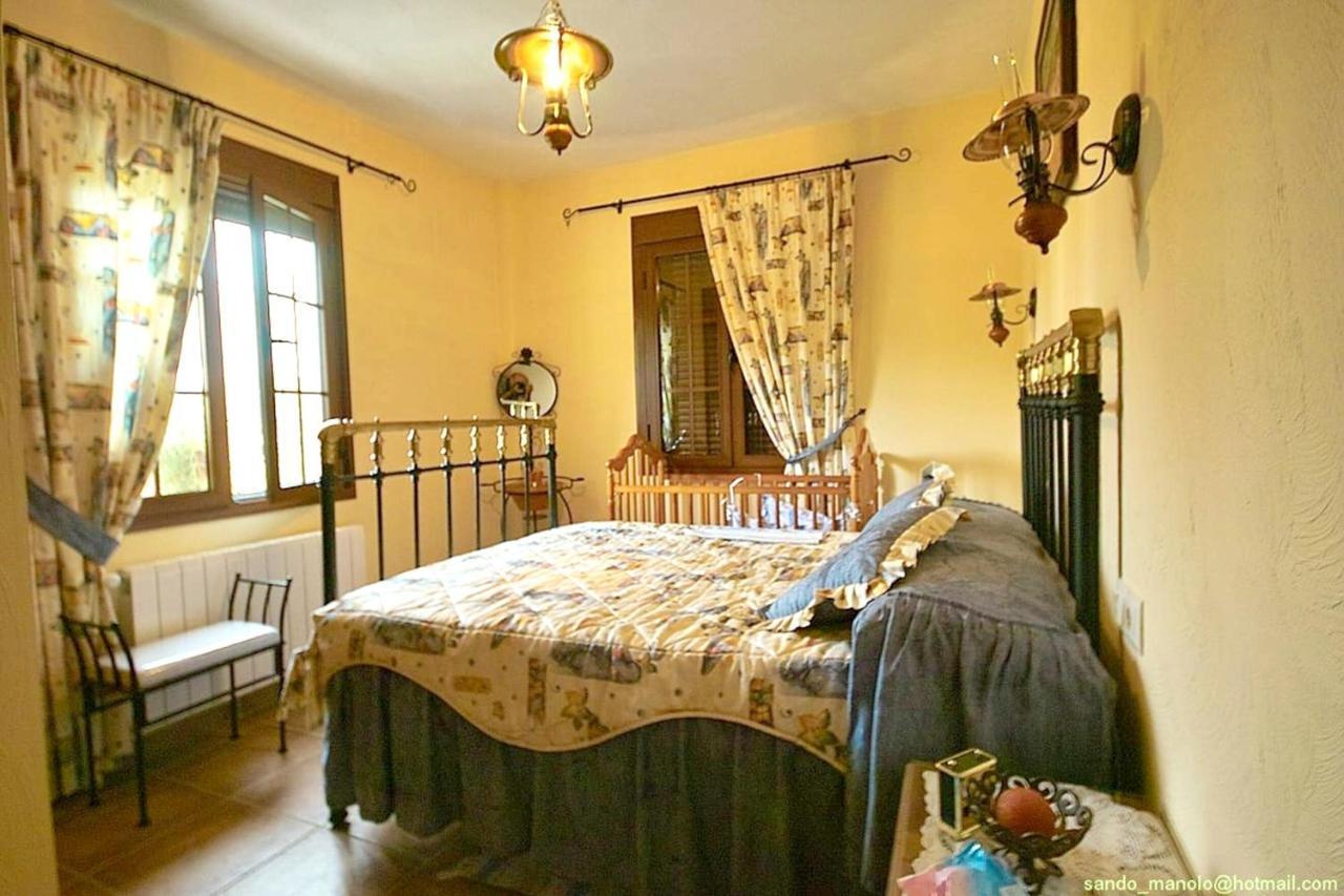 Villa Charming In With Pool