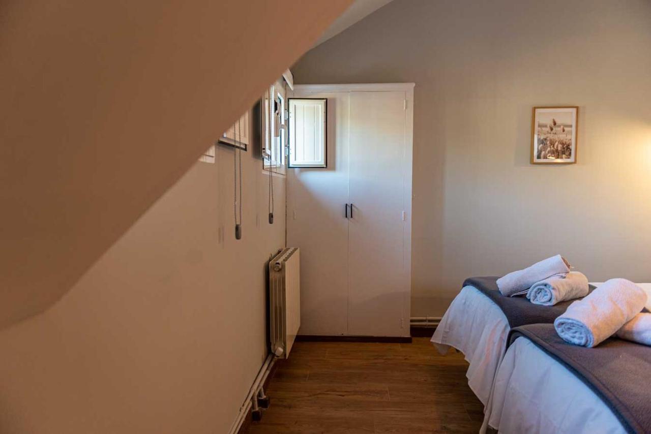 Valsain Con Piscina Y Patio Privado Piscina Abierta Сasa de vacaciones *