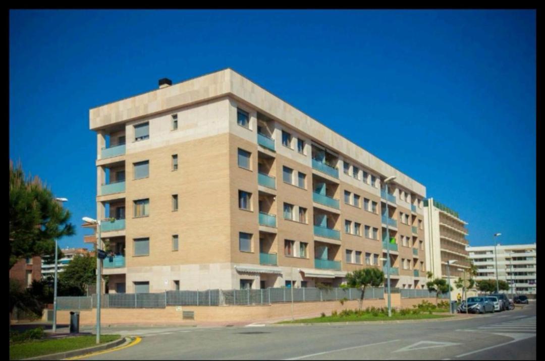 Seahomes Vacations, Beach&pool, In Fenals Apartamento