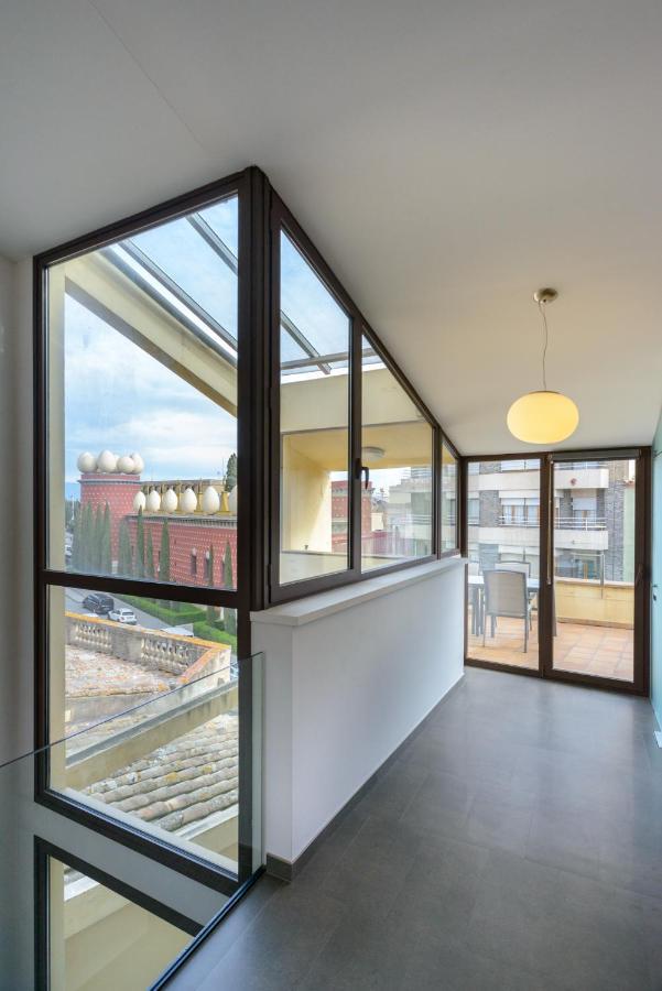 Apartamento ático Enfrente Del Museo Dalí *