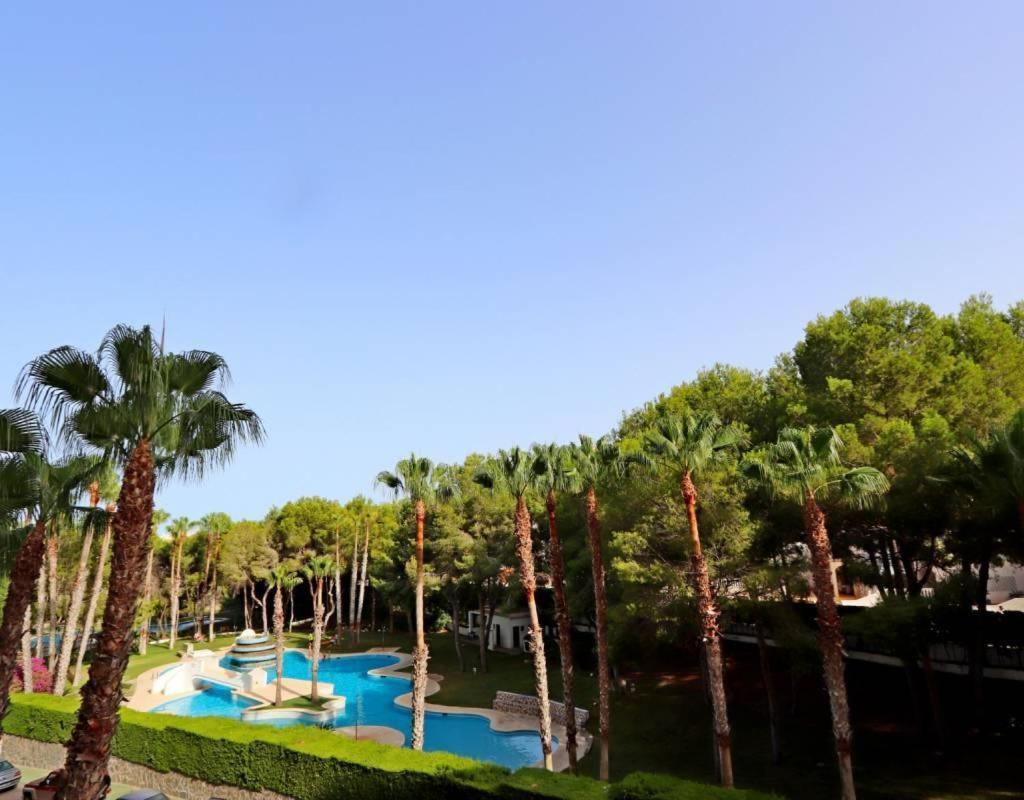 Apartment In Overlooking The Swimming Pool