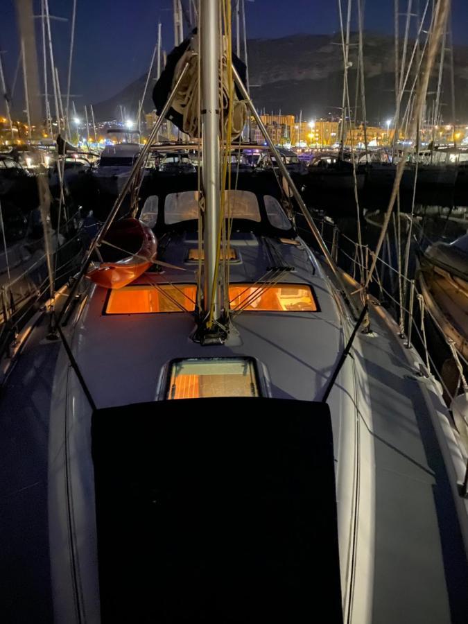 Hotel en barco Duque