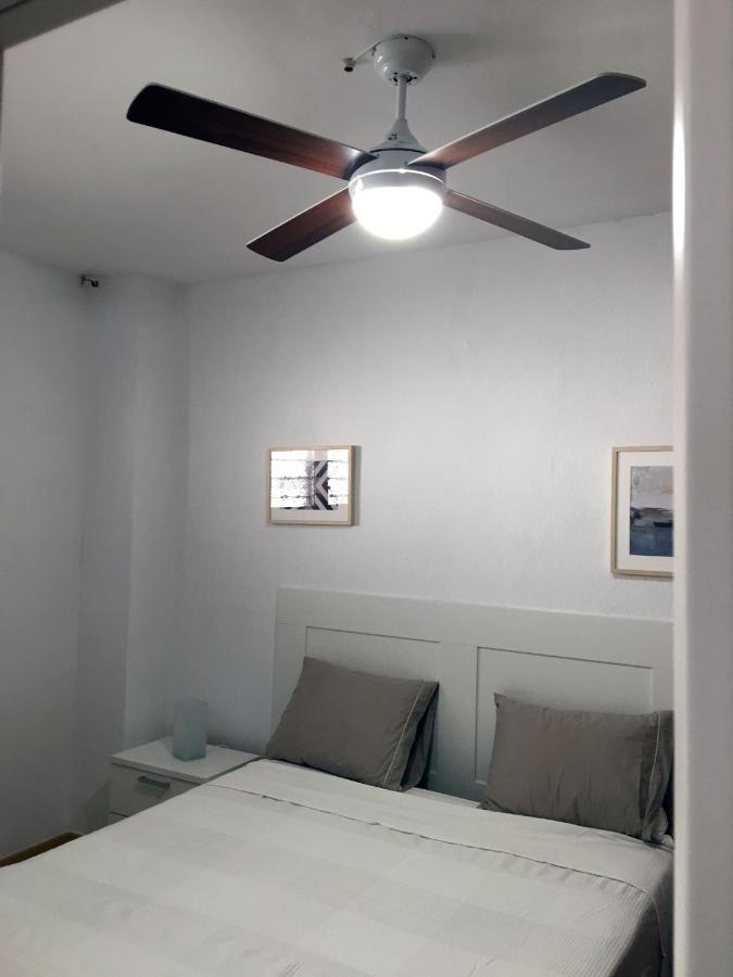 Apartamento Con Vistas Al Mar. Primera Linea De Playa. Aguadulce (Almeria)