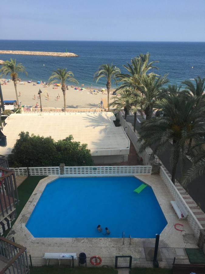 Apartamento Con Vistas Al Mar. Primera Linea De Playa. *
