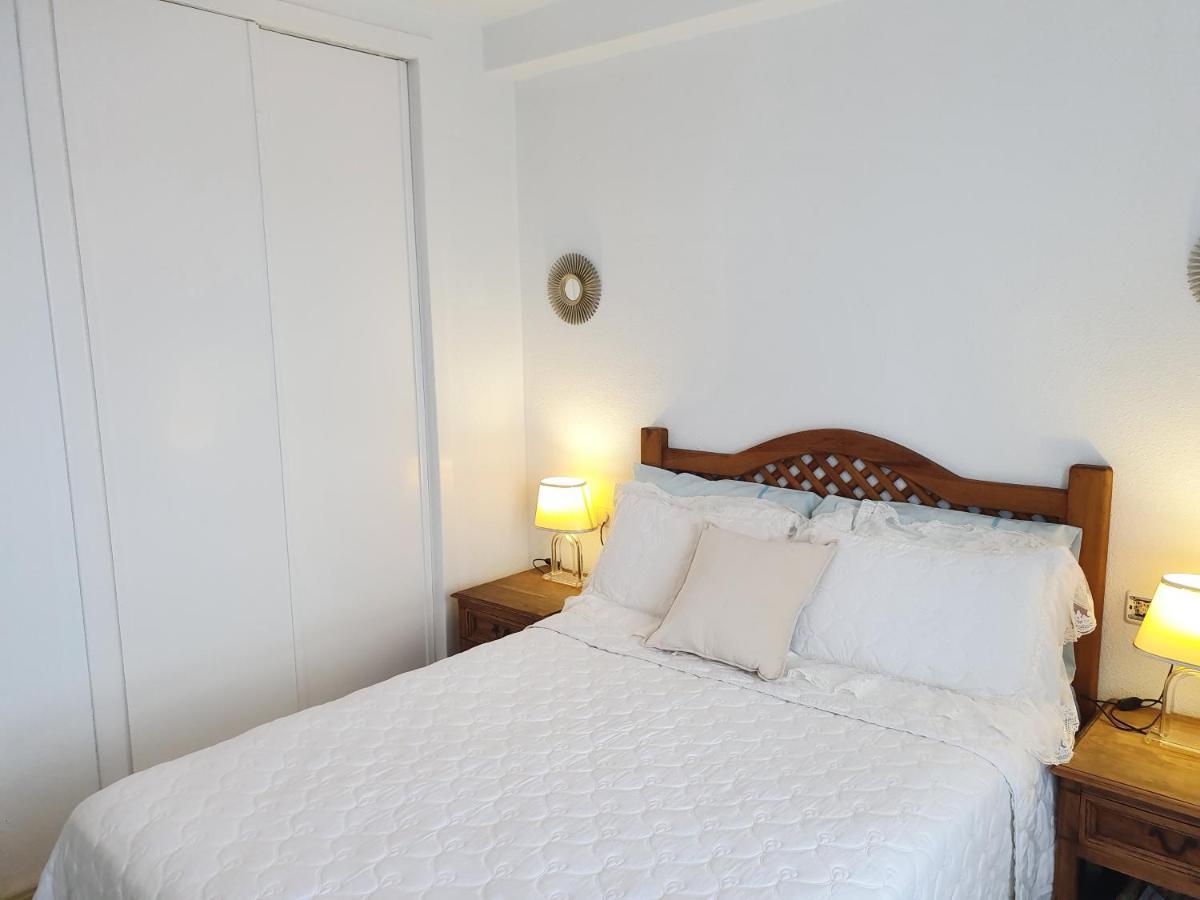 In Overlooking The Swimming Pool Apartment