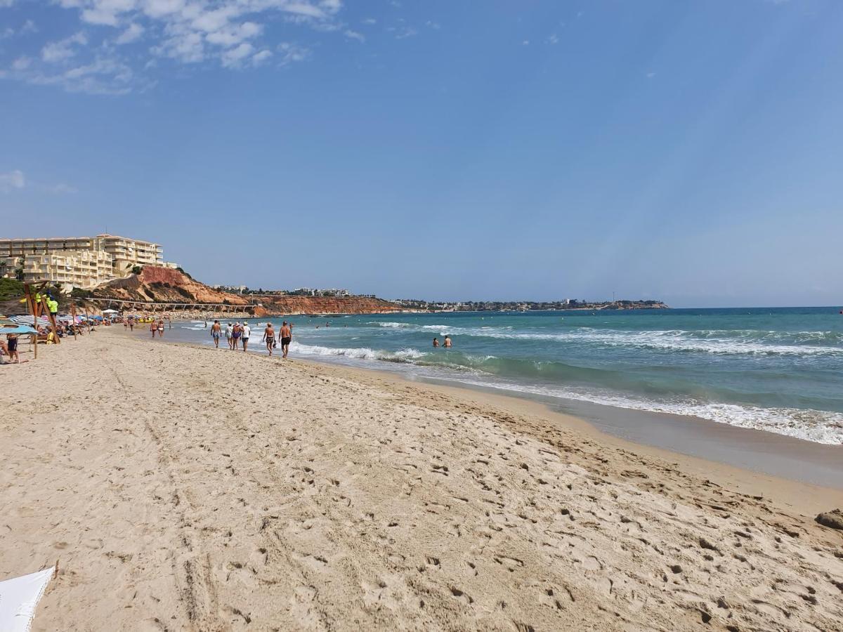 In Overlooking The Swimming Pool * Campoamor