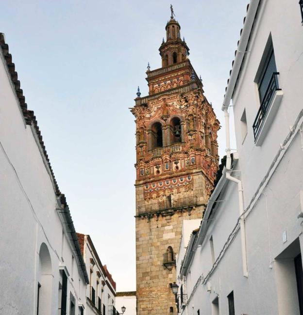 Plaza Del Pacifico La Bazana