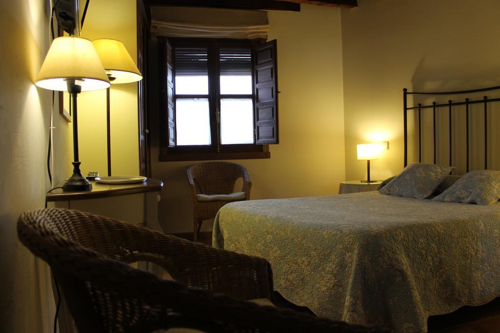 Hostal Rural Luna Y Hostal Rural Lunaposada Guest house 2*