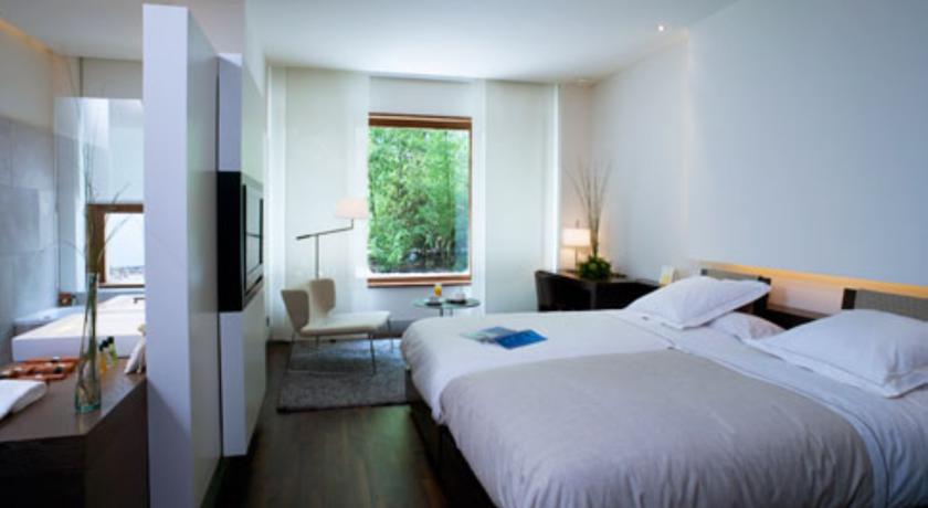 Hotel De 4*