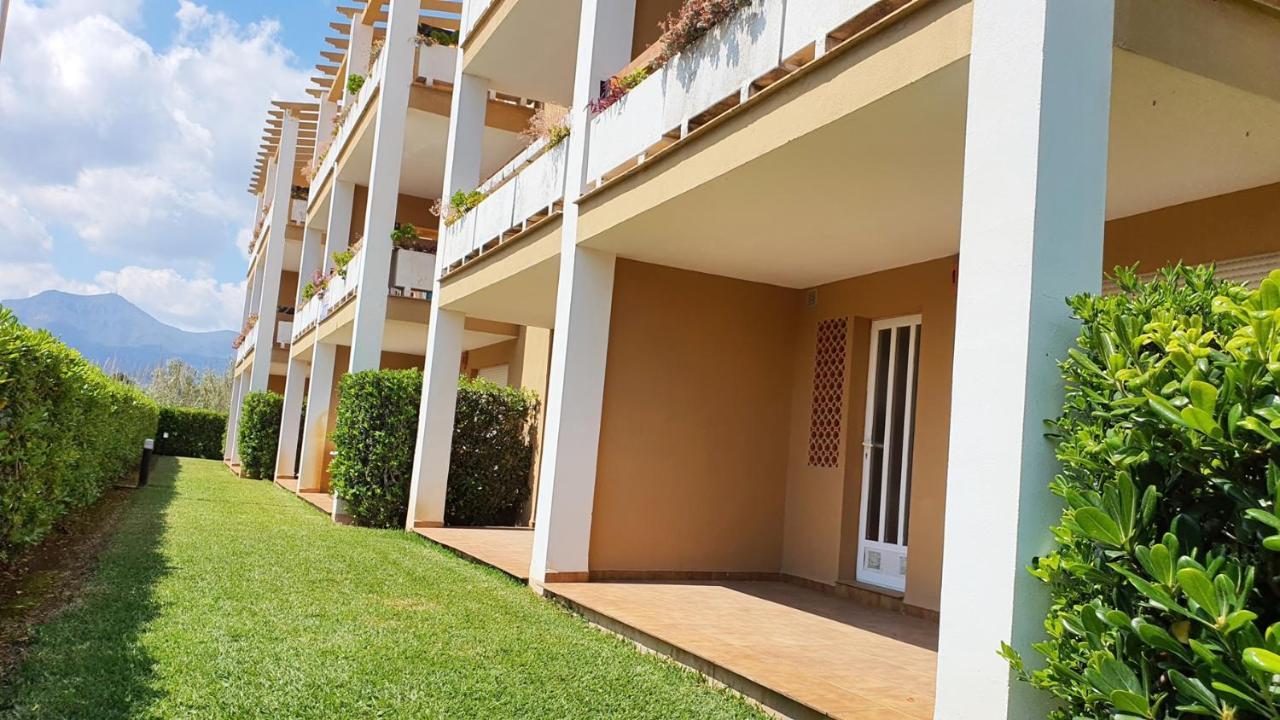Juncos Y Lirios, Apartment *