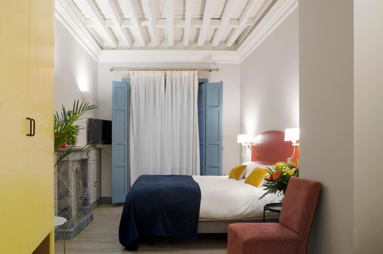 Blue Windows House 3*