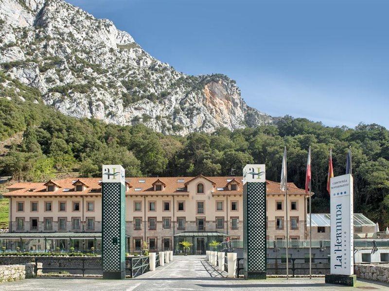 Balneario 4* La Hermida